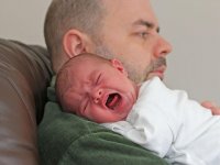 Когда проходят колики в животике у новорожденных?